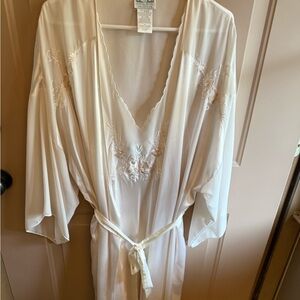 Delta Burke Collection 2PC 1XL Bridal Ivory Lace Trim Nightgown & Robe Set
